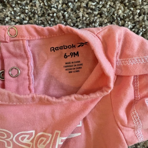 Reebok Baby Girl Soft Pink Kids Bodysuit Size 6-9 Months - Picture 2 of 3
